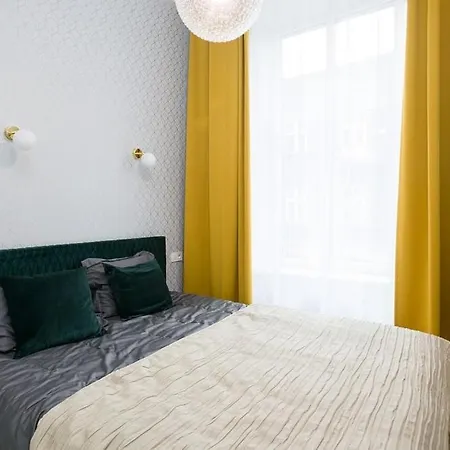 Glamorous Apartment Old Town Cracow-3